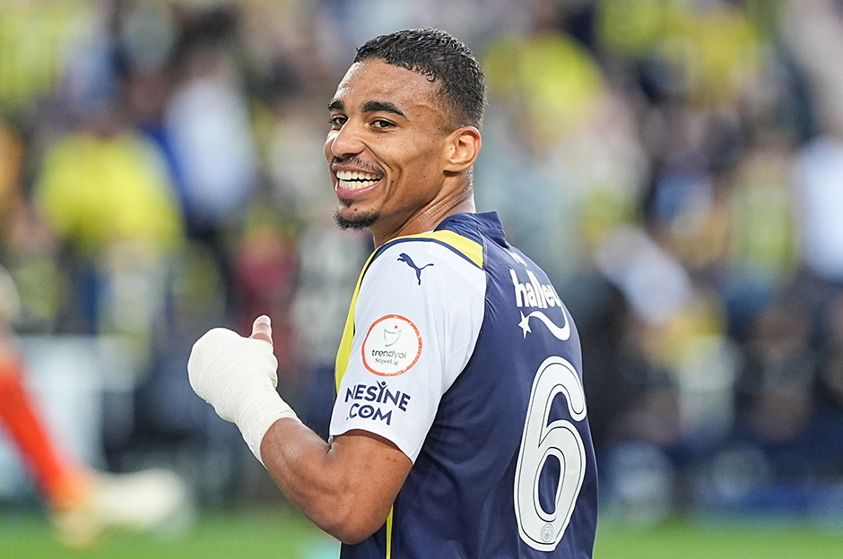 Alexander Djiku: "Buraya 3 puan için geldik"