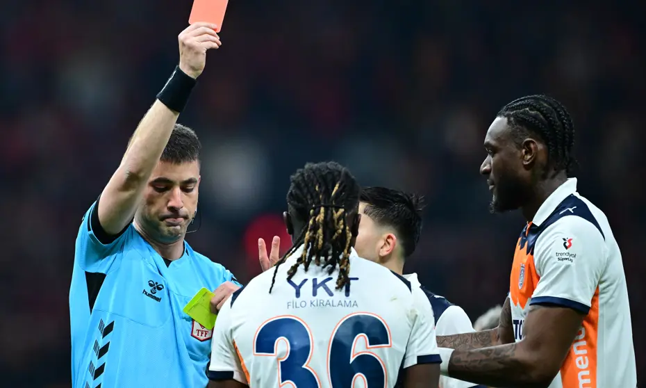 Galatasaray, Başakşehir'i 3'ledi: Fenerbahçe ile farkı 7'ye çıkardı - 3