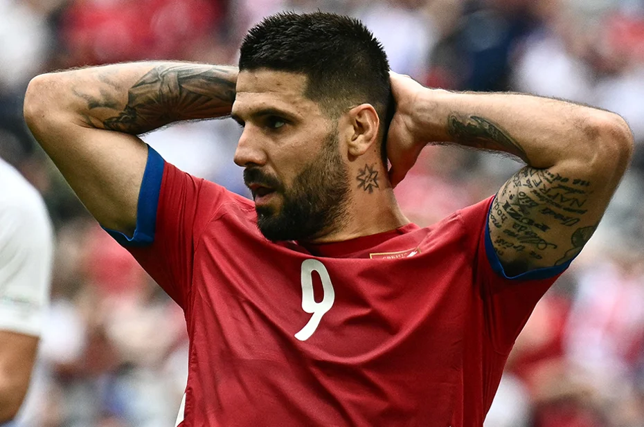 Fenerbahçe'nin gündemindeki Aleksandar Mitrovic için karar verildi: Gelecek sezon forma giyeceği takımı açıkladılar - 1