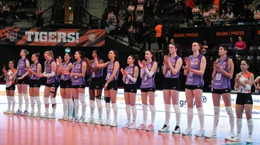 Eczacıbaşı galibiyetle tamamladı, Aydın Büyükşehir Belediyespor veda etti