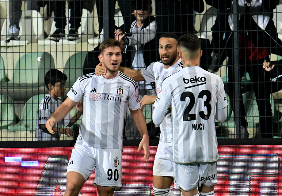 Beşiktaş derbiye moralli gidiyor: Yeni transfer siftah yaptı