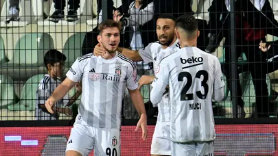 Beşiktaş derbiye moralli gidiyor: Yeni transfer siftah yaptı