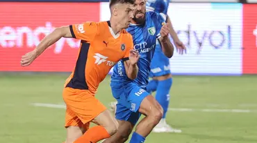 Başakşehir 3 puanı 90'da aldı