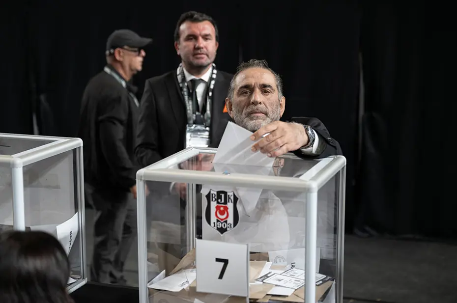 Beşiktaş'ta Serdal Adalı yeniden başkanlığa seçildi - 9