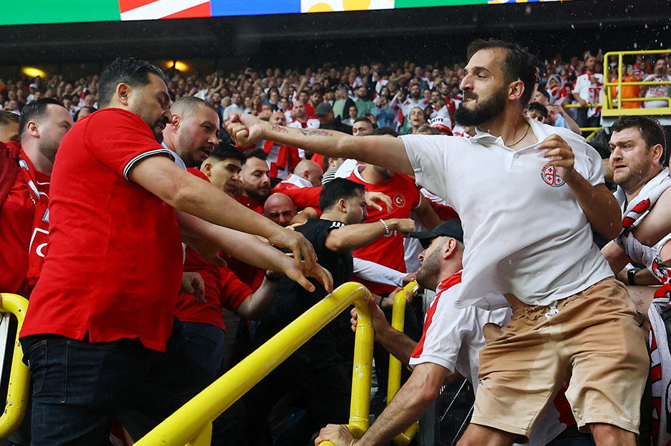 Türkiye-Gürcistan maçı öncesi kavga