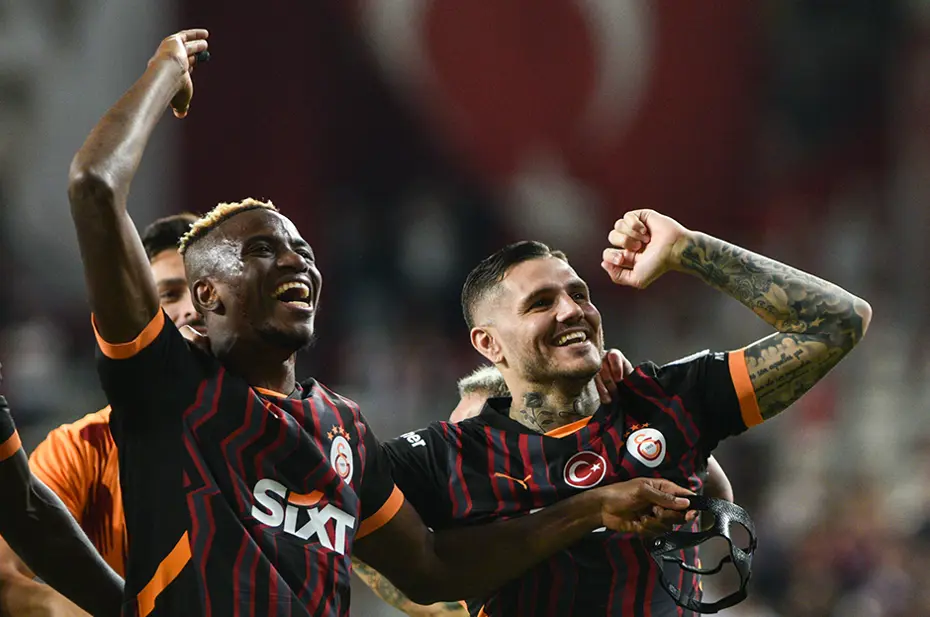 Yenilen 3 gol Okan Buruk'u vazgeçirmedi: Derbi için son kararı verdi - 4 Yenilen 3 gol Okan Buruk'u vazgeçirmedi: Derbi için son kararı verdi - 4