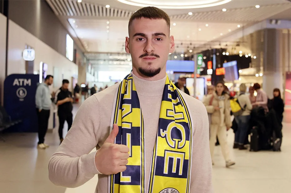 Fenerbahçe'ye şok talep: Daha 1 saniye forma giymeden gidiyor - 1