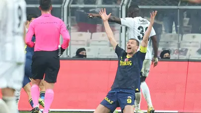 Fenerbahçe-Beşiktaş derbilerinde kartlar havada uçuşuyor