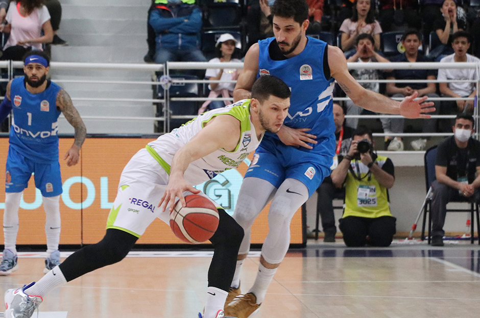 Merkezefendi'ye Letonyalı oyun kurucu