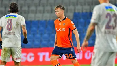 Başakşehir'den Çin'e transfer: Bonservisi belli oldu Başakşehir'den Çin'e transfer: Bonservisi belli oldu