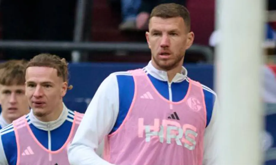 Edin Dzeko ve Kenan Karaman iş birliği Schalke'ye puanı getirdi