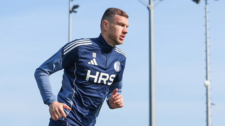 40 yaşındaki Edin Dzeko imzayı atıyor! Gollerini yeniden sıralamaya geliyor - 4 40 yaşındaki Edin Dzeko imzayı atıyor! Gollerini yeniden sıralamaya geliyor - 4