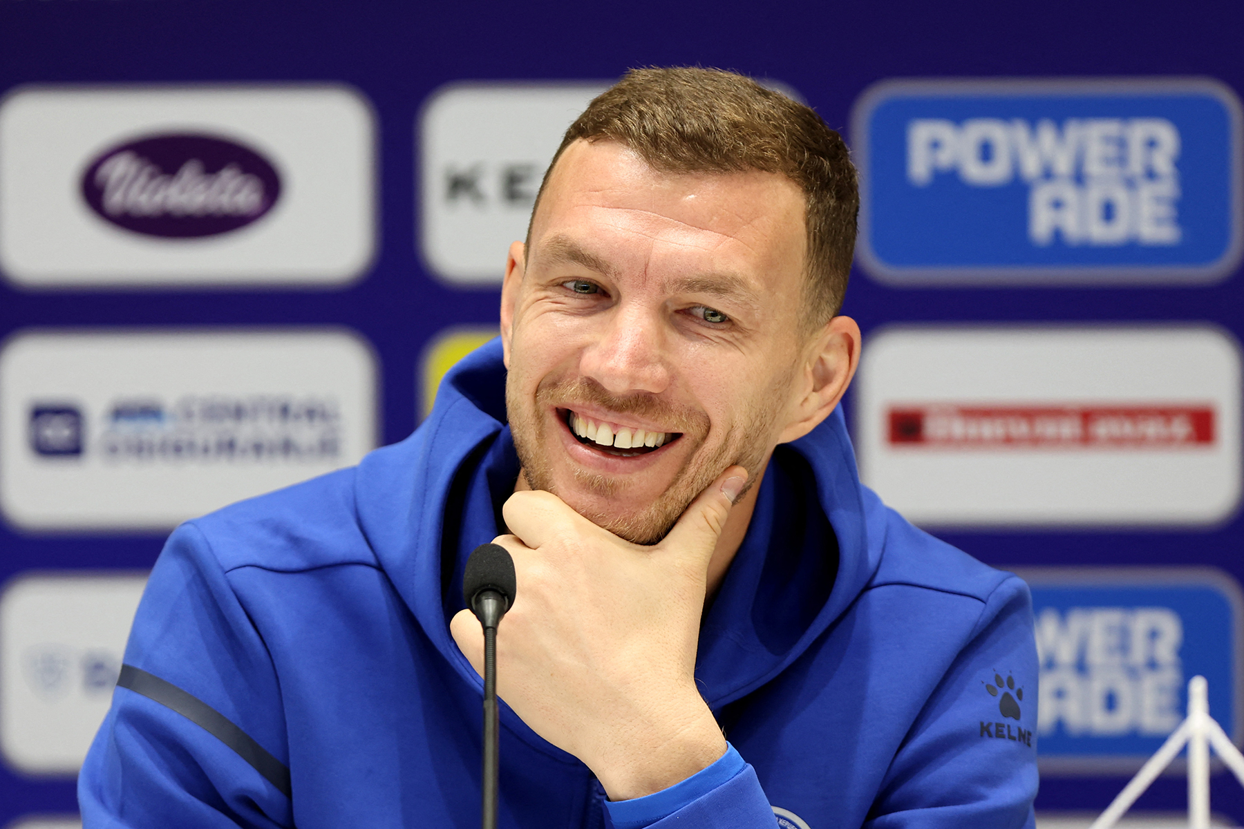 Dzeko'dan Beklenmedik Hamle: Yine Aynı Kapıdan Girdi!