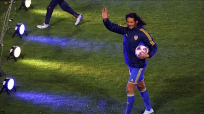 "Gol makinesi" veda etti: Edinson Cavani futbolu bıraktı