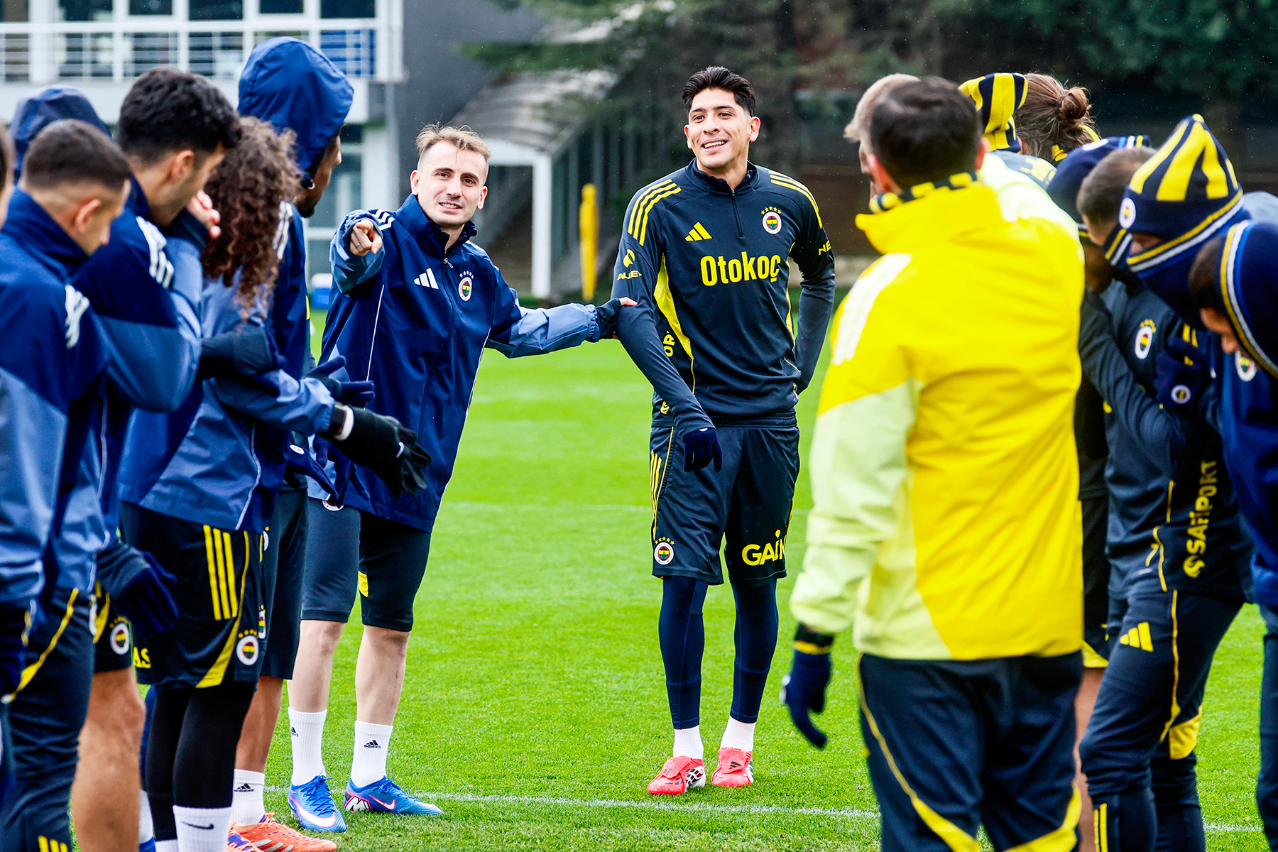 Fenerbahçe antrenmanında Edson Alvarez gelişmesi