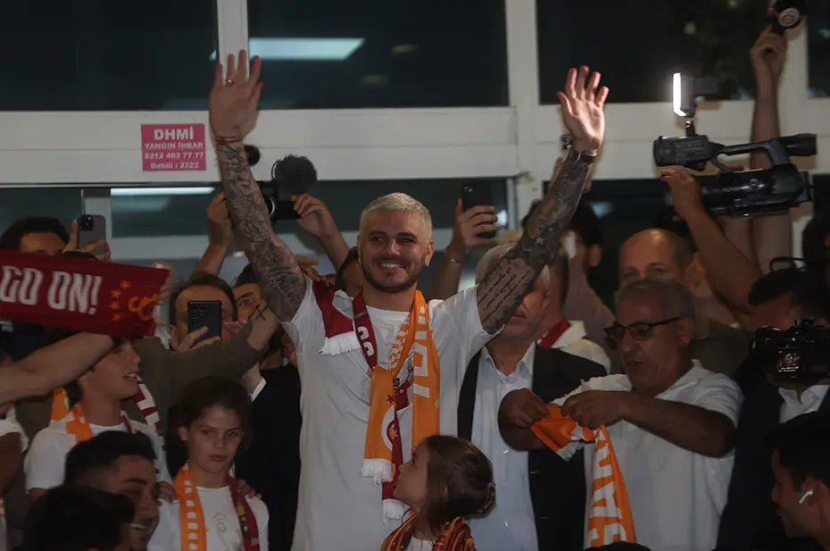 Galatasaraylı taraftarlardan Mauro Icardi'ye unutulmaz karşılama - 4