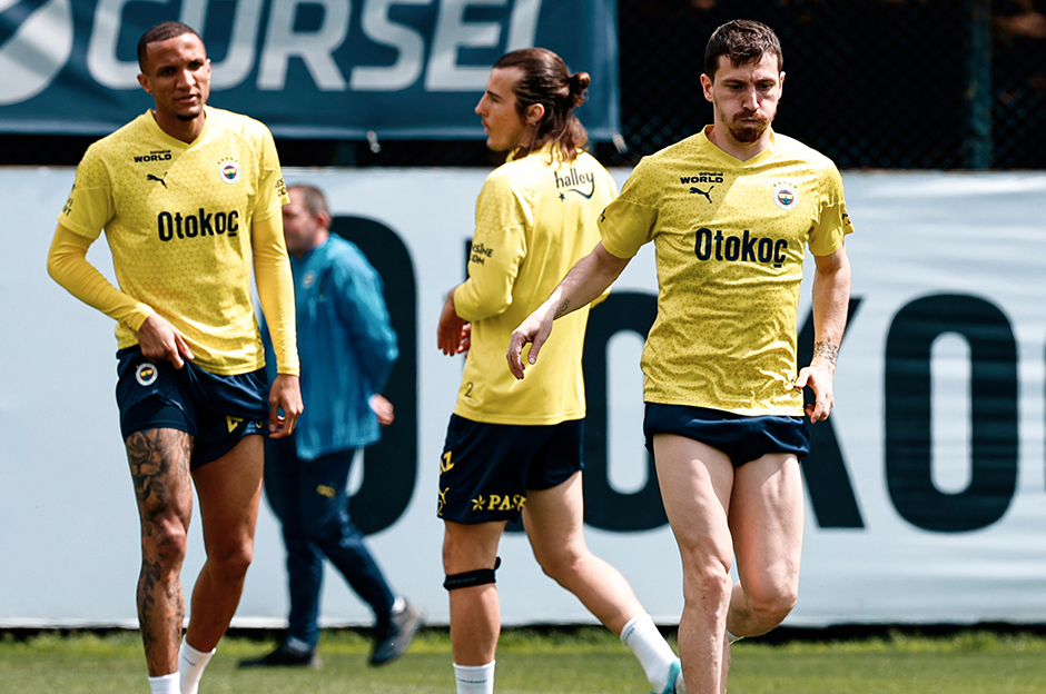 Fenerbahçe'den Konyaspor maçı öncesi taktik çalışma