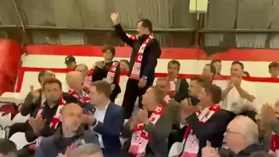 Acun Ilıcalı yeni takımının stadında alkışlandı