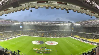 Fenerbahçe tribünlerinden "istifa" tepkisi