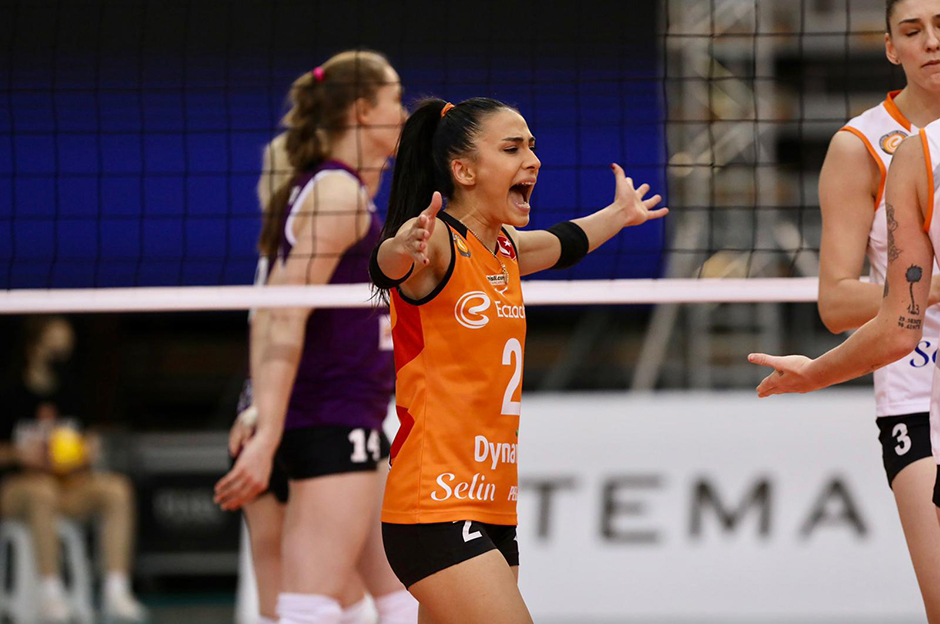 Eczacıbaşı Dynavit, Simge Aköz'ün sözleşmesini uzattı