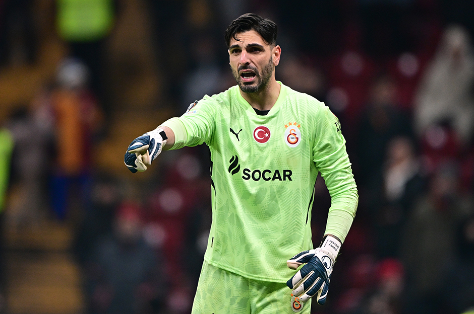 Galatasaray'da devre arasında kırmızı kart: Kaleci hakkı kalmadı