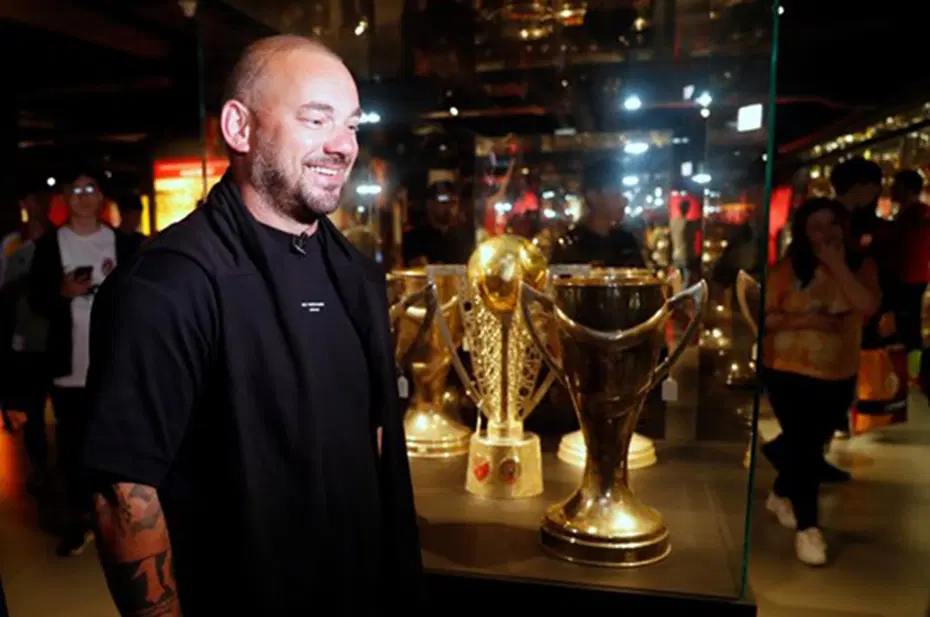 Sneijder Olimpiyat Stadı'nı görünce: "Beşiktaş maçını hatırladım" - 3 Sneijder Olimpiyat Stadı'nı görünce: "Beşiktaş maçını hatırladım" - 3