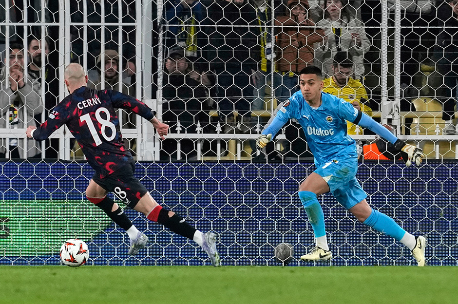 Vaclav Cerny'den Fenerbahçe sözleri: "Favoriyi eledik, unutulmaz bir geceydi"