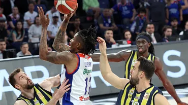 TBF Disiplin Kurulu'ndan Anadolu Efes ve Fenerbahçe Beko'ya ceza