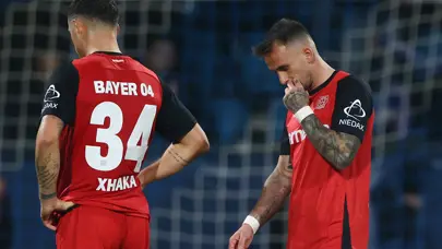 Bayer Leverkusen'de işler tersine döndü: Son dakika gollerine engel olamıyorlar