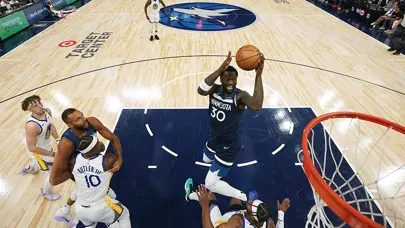 Julius Randle'dan double-double: Minnesota seriyi eşitledi