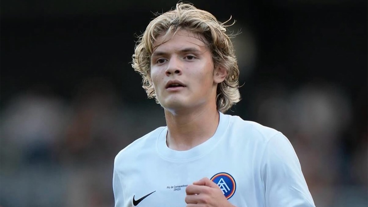 Efe Akman, İspanya'daki ilk maçında yapacağını yaptı: Orta sahadan tam adrese