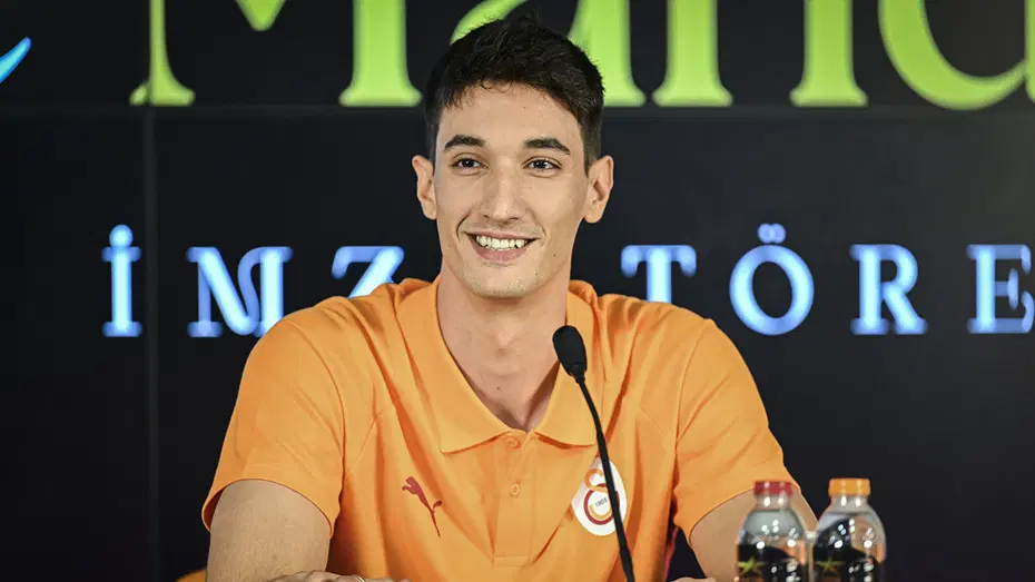 Galatasaray'dan yeni transfer için imza töreni - 2