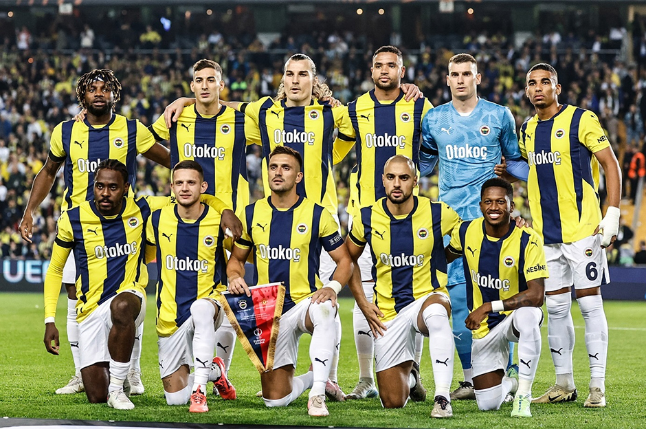 Daha 3 yıllık sözleşmesi vardı, Fenerbahçe biletini kesti: Yerine bir dönem dünyayı peşine takan isim geliyor
