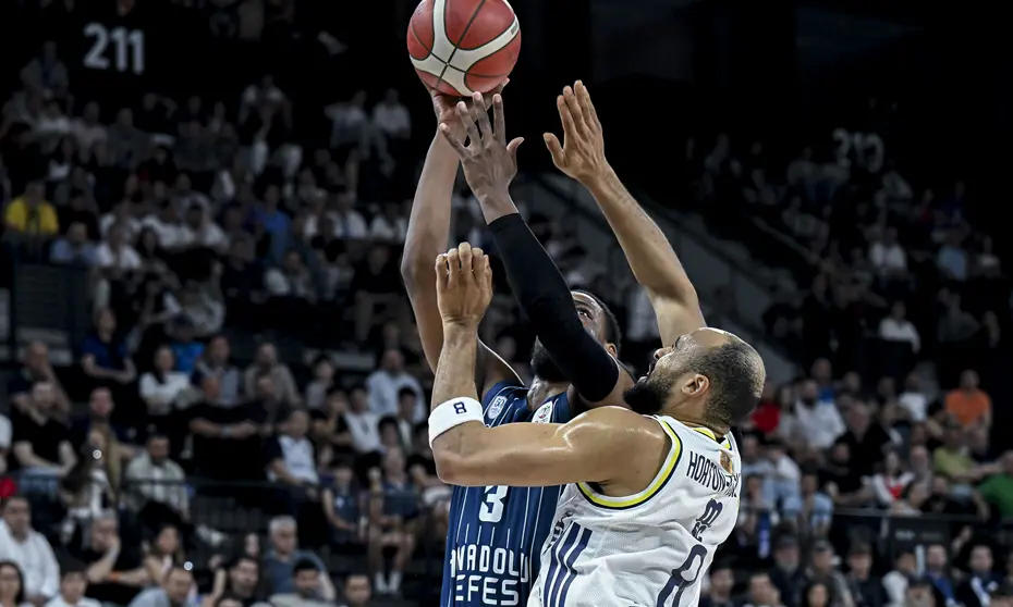 Anadolu Efes seride ilk galibiyetini aldı - 3
