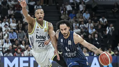 Anadolu Efes seride ilk galibiyetini aldı Anadolu Efes seride ilk galibiyetini aldı
