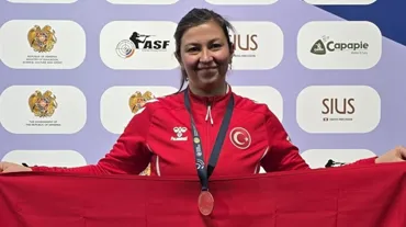 Elif Duygu Eren'den Avrupa Havalı Silahlar Şampiyonası'nda bronz madalya