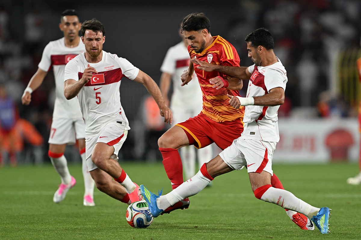 Eljif Elmas'tan flaş Türkiye ve transfer mesajı
