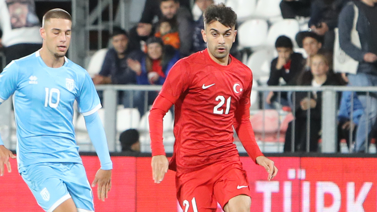 Galatasaray'dan, UEFA'ya karşı elini rahatlatacak transfer! Rusya'dan bonservissiz gelecek