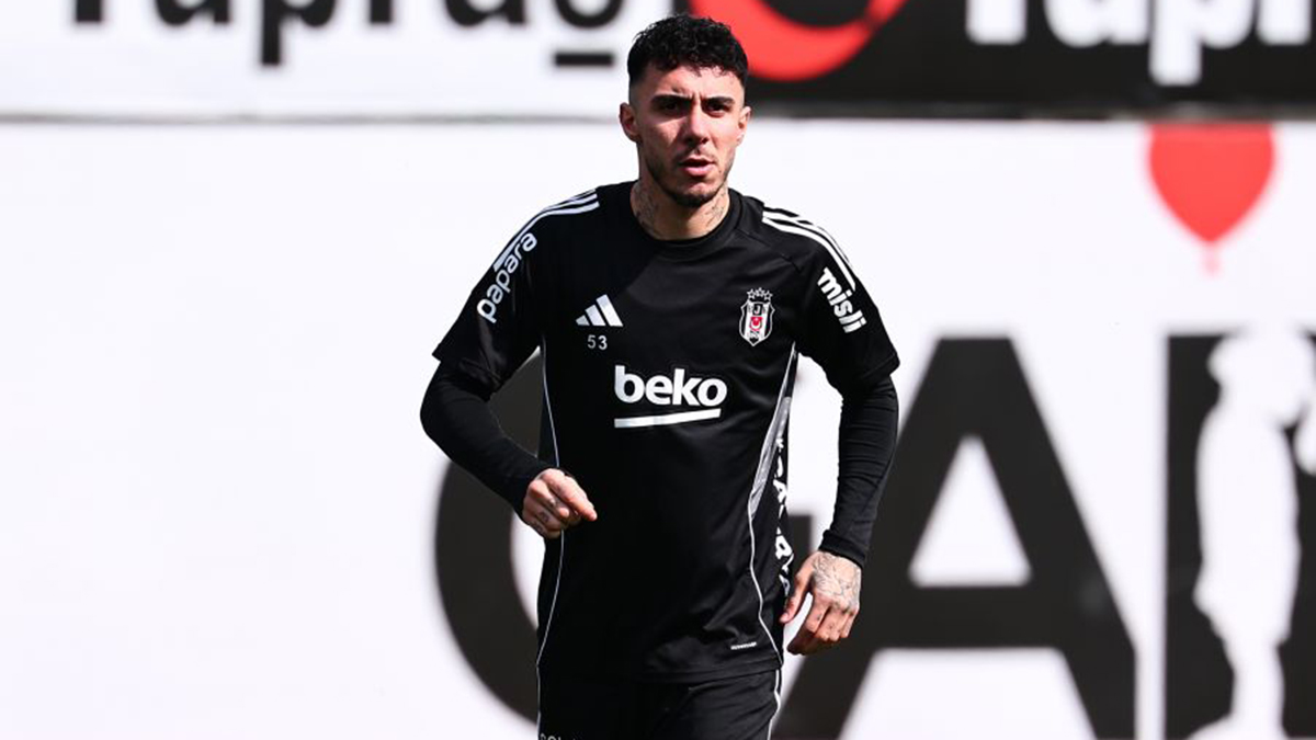Beşiktaş'a Derbi Öncesi Can Simidi: Emirhan Topçu 'Merhaba!' Dedi!