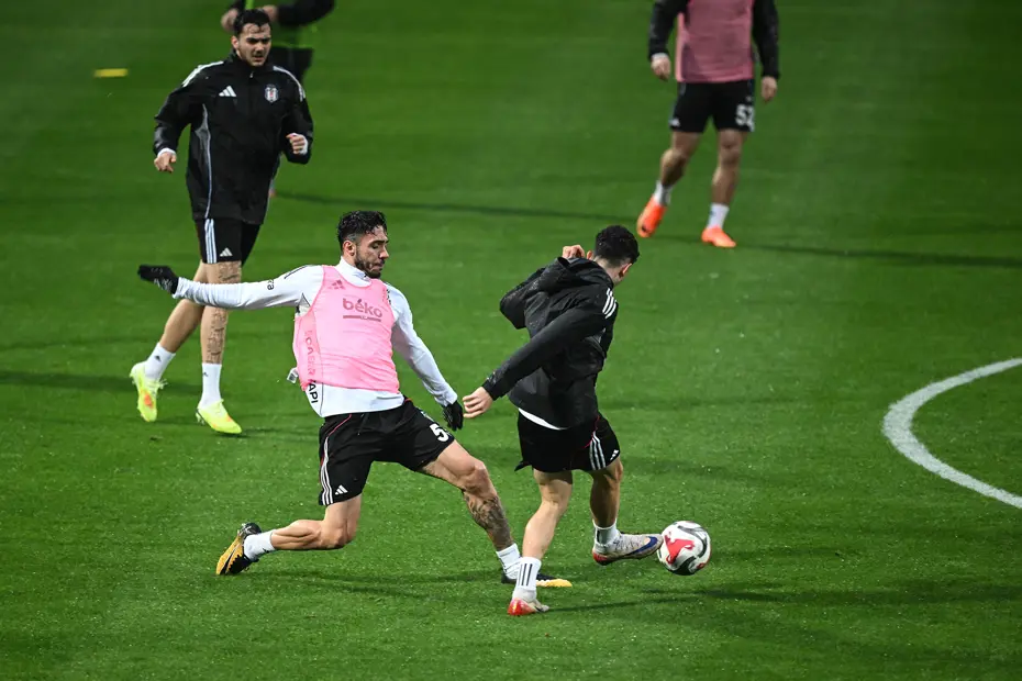 Beşiktaş'a kötü haber! Göztepe maçında sakatlanan Emirhan Topçu'nun MR sonucu açıklandı - 3