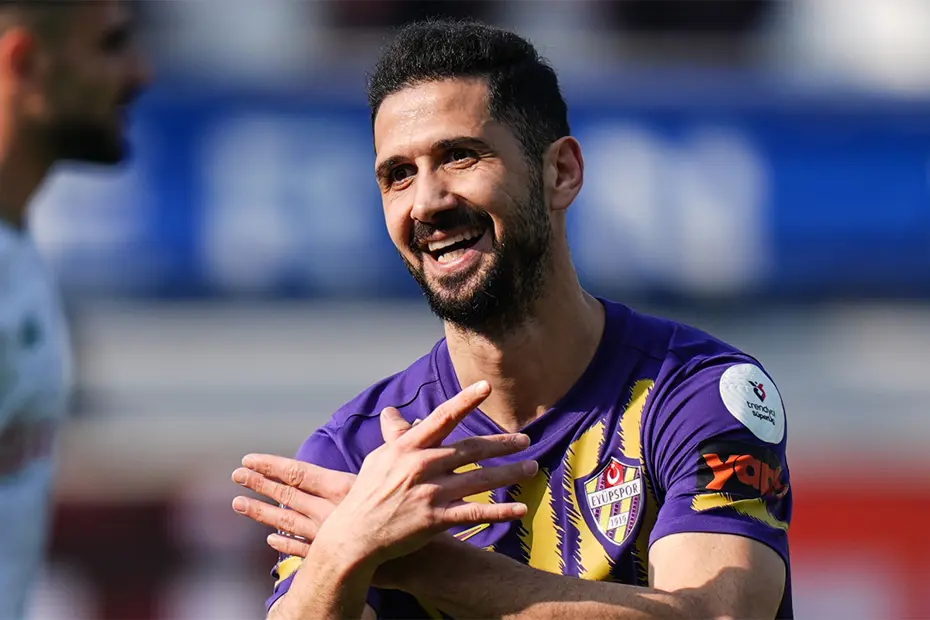 Emre Akbaba sürpriz transfere imza atıyor! Anlaşma sağlandı