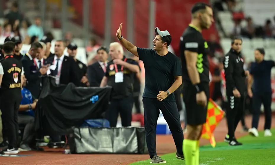 Emre Belözoğlu'ndan istifa açıklaması!