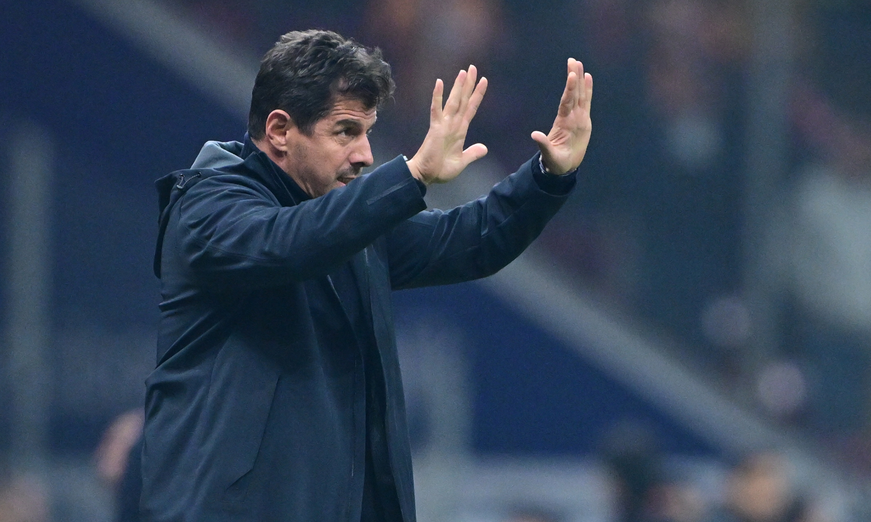 Emre Belözoğlu: "Minimum 7-8 oyuncu değişmeli"