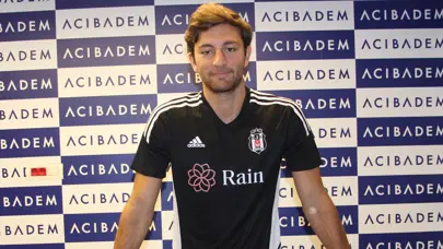Beşiktaş'ta sadece 7 maça çıktı: Eski kulübüne geri döndü Beşiktaş'ta sadece 7 maça çıktı: Eski kulübüne geri döndü