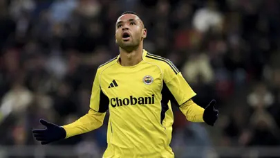 Fenerbahçe'de 7 futbolcuyla yollar ayrıldı Fenerbahçe'de 7 futbolcuyla yollar ayrıldı