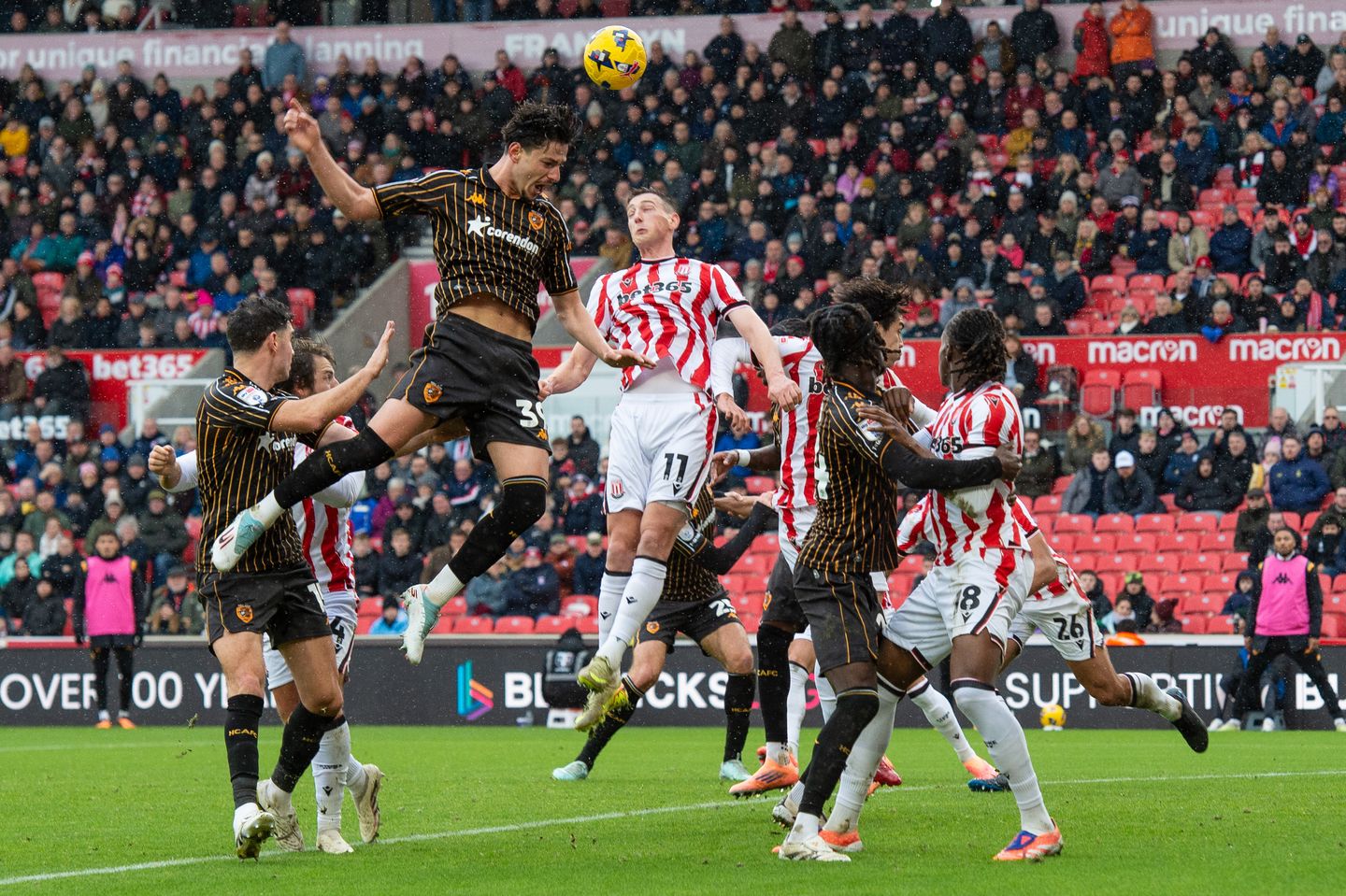 Hull City'den Acun Modunda Geri Dönüş: "Son Dakika Sürpriziyle Çifte Kavrulmuş Zafer!"
