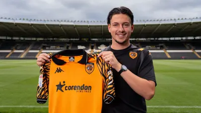 Hull City'ye Trabzonspor'dan bir transfer daha: KAP'a detaylar bildirildi