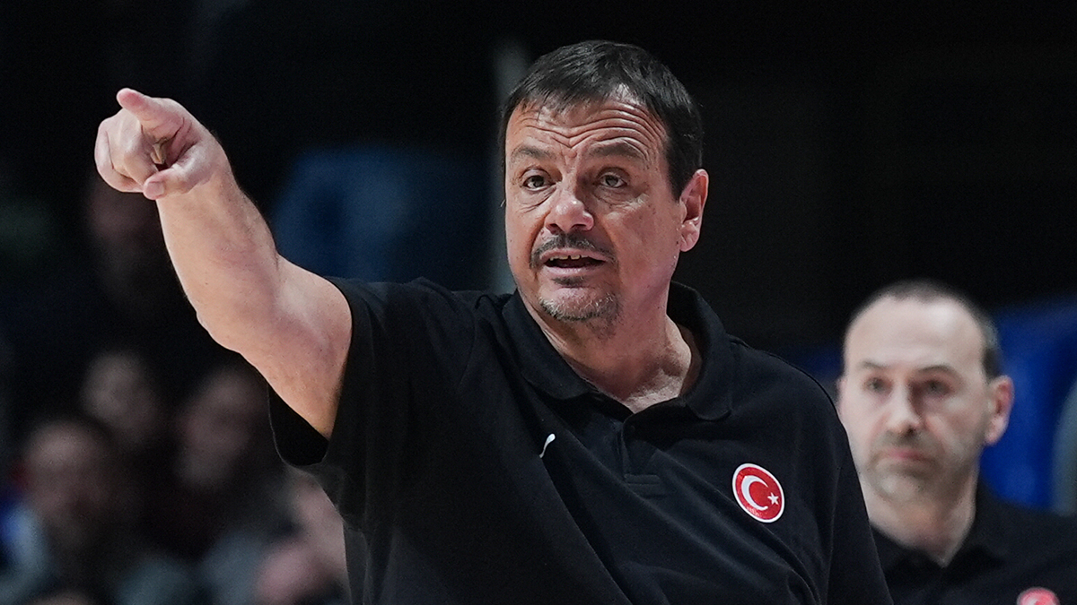 Ergin Ataman 'Yanılmıyorsam ilk' dedi ve ekledi: "Tarihi bir galibiyete imza attık"