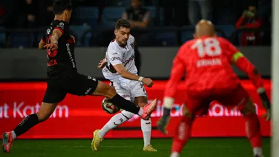 Fırtına'dan geri dönüş: Ernest Muçi Trabzonspor'u uzatmalarda finale taşıdı