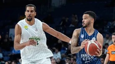 Anadolu Efes ligde 7'nciliğe kadar geriledi